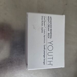 Rodan + Fields Youth Night Cream - White